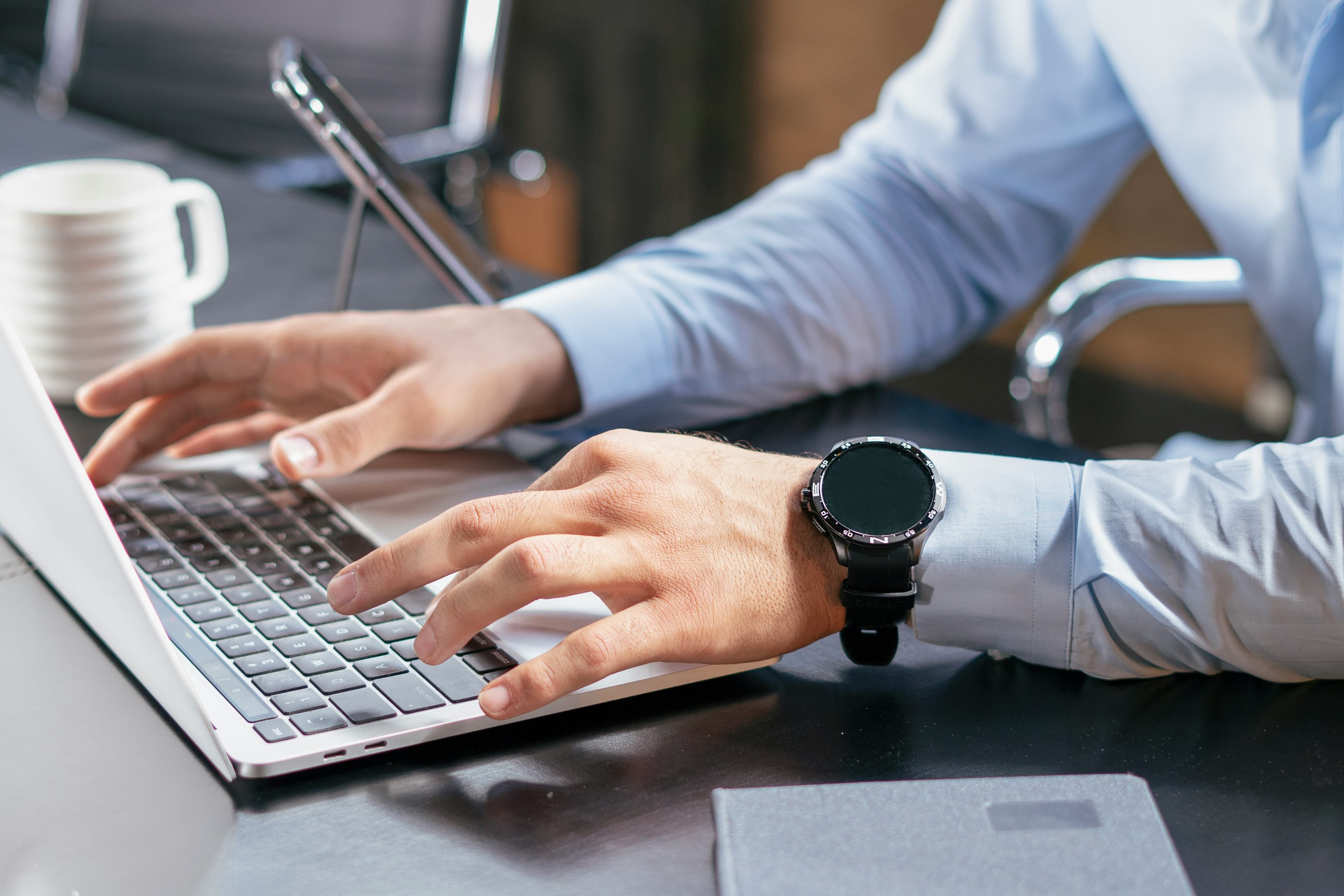 Professionnel utilisant itbene